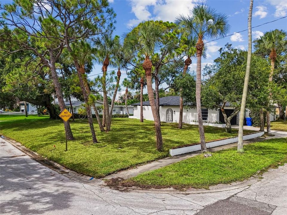 Active With Contract: $730,000 (4 beds, 3 baths, 2489 Square Feet)