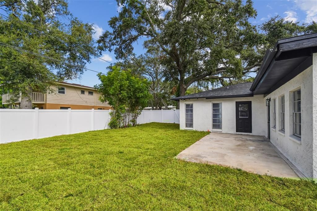 Active With Contract: $730,000 (4 beds, 3 baths, 2489 Square Feet)