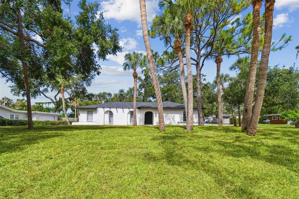 Active With Contract: $730,000 (4 beds, 3 baths, 2489 Square Feet)