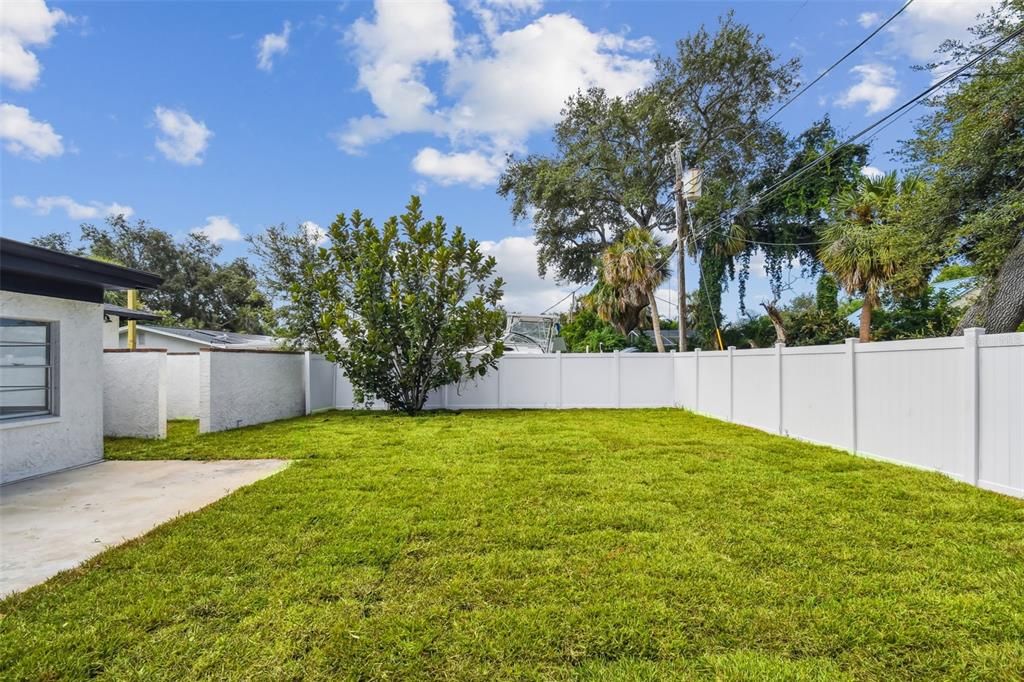 Active With Contract: $730,000 (4 beds, 3 baths, 2489 Square Feet)