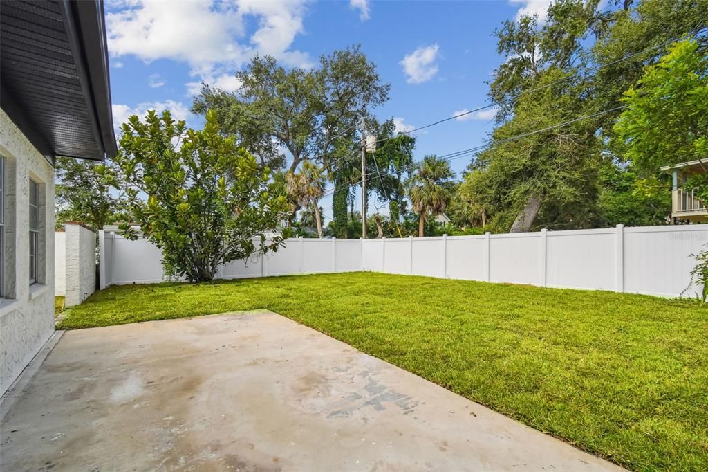 Active With Contract: $730,000 (4 beds, 3 baths, 2489 Square Feet)