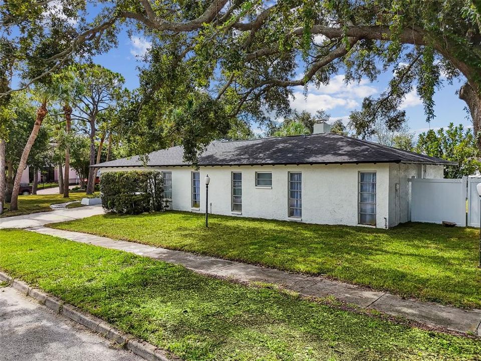 Active With Contract: $730,000 (4 beds, 3 baths, 2489 Square Feet)