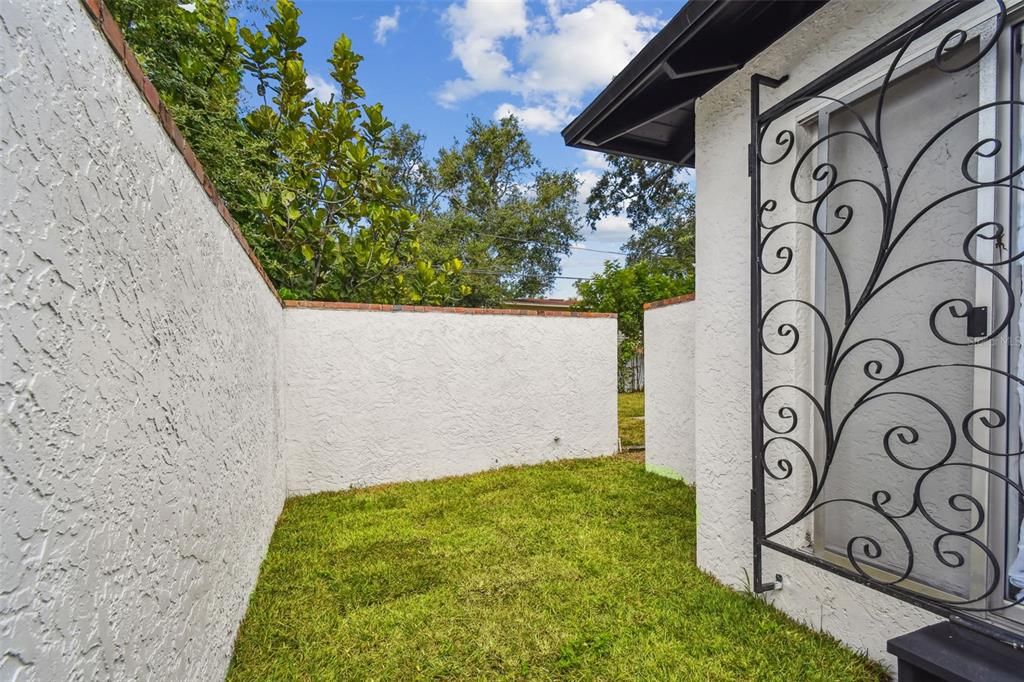 Active With Contract: $730,000 (4 beds, 3 baths, 2489 Square Feet)