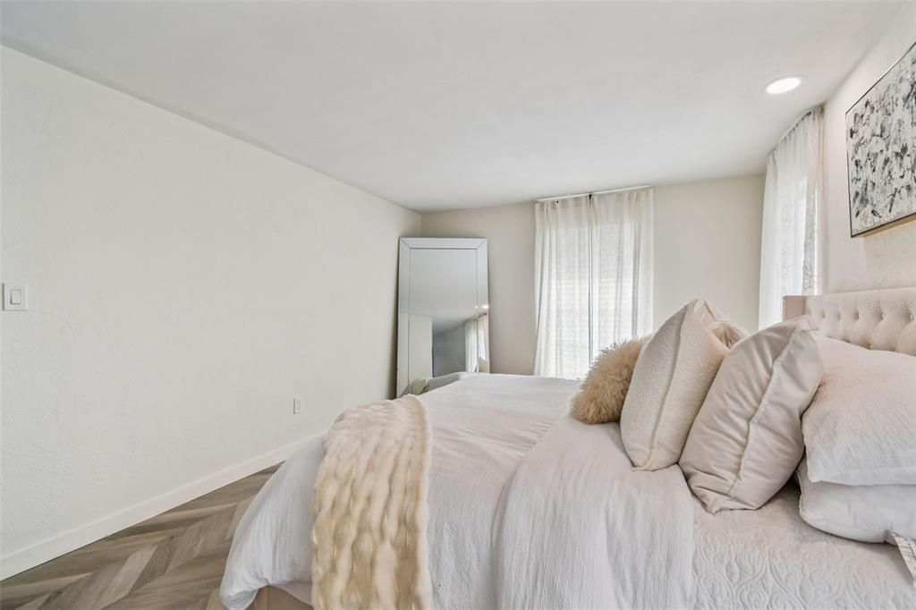 Active With Contract: $730,000 (4 beds, 3 baths, 2489 Square Feet)