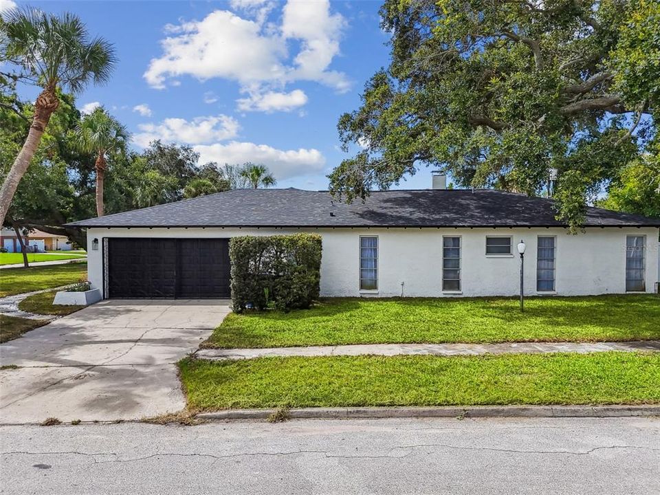 Active With Contract: $730,000 (4 beds, 3 baths, 2489 Square Feet)