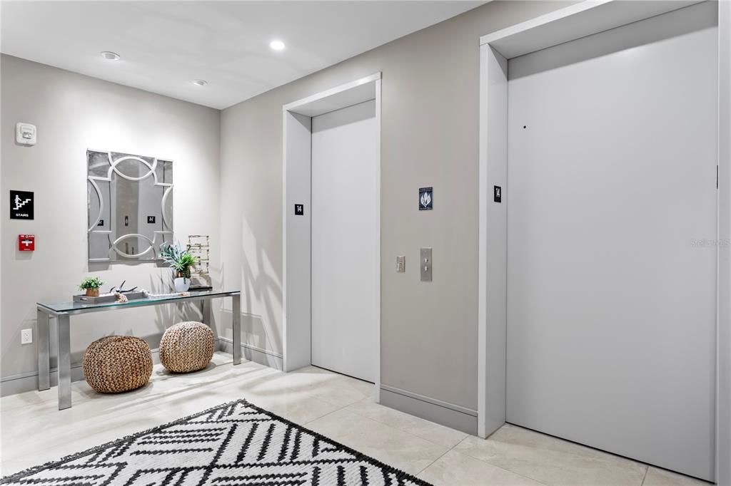 Под контрактом: $4,100,000 (4 спален, 3 ванн, 3884 Квадратных фут)