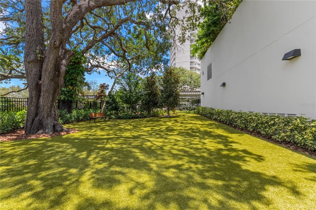 Под контрактом: $4,100,000 (4 спален, 3 ванн, 3884 Квадратных фут)