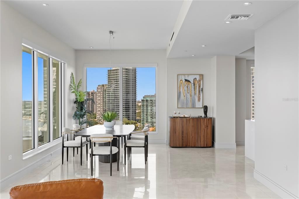 Под контрактом: $4,100,000 (4 спален, 3 ванн, 3884 Квадратных фут)