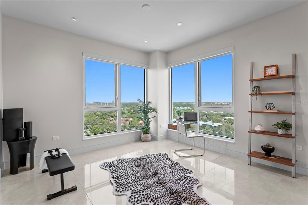 Под контрактом: $4,100,000 (4 спален, 3 ванн, 3884 Квадратных фут)