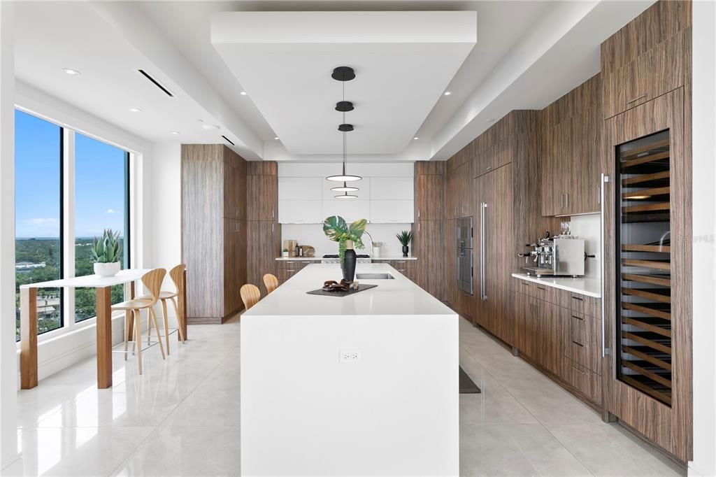 Под контрактом: $4,100,000 (4 спален, 3 ванн, 3884 Квадратных фут)