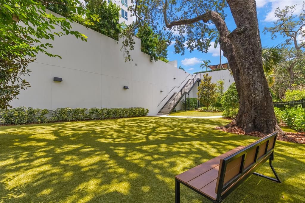 Под контрактом: $4,100,000 (4 спален, 3 ванн, 3884 Квадратных фут)