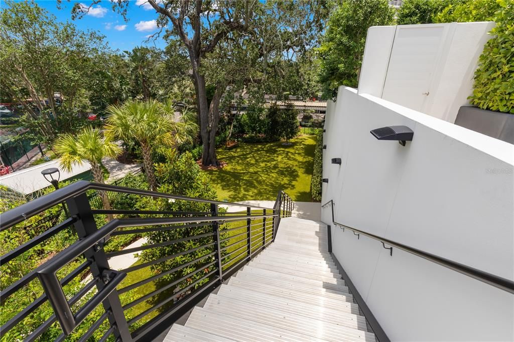 Под контрактом: $4,100,000 (4 спален, 3 ванн, 3884 Квадратных фут)