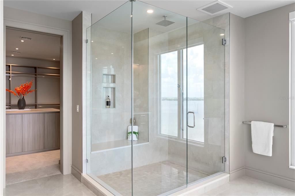 Под контрактом: $4,100,000 (4 спален, 3 ванн, 3884 Квадратных фут)