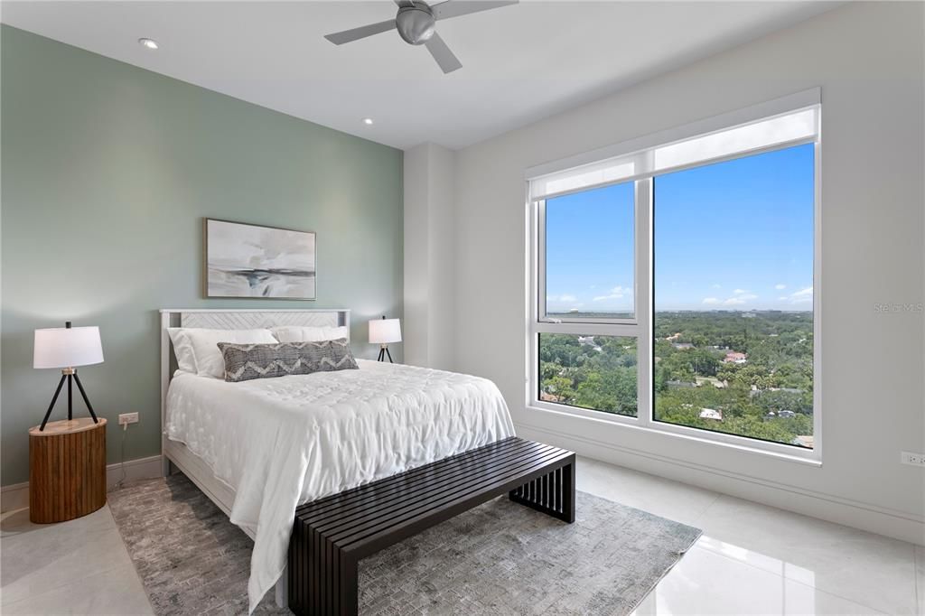 Под контрактом: $4,100,000 (4 спален, 3 ванн, 3884 Квадратных фут)