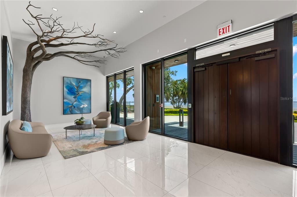 Под контрактом: $4,100,000 (4 спален, 3 ванн, 3884 Квадратных фут)