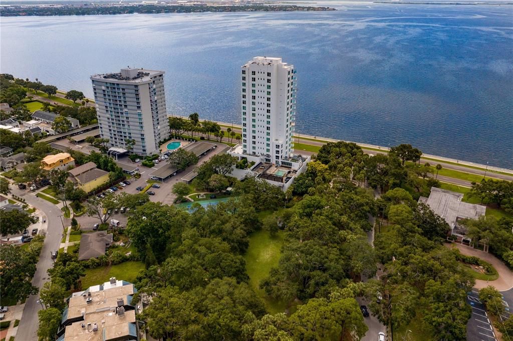 Под контрактом: $4,100,000 (4 спален, 3 ванн, 3884 Квадратных фут)