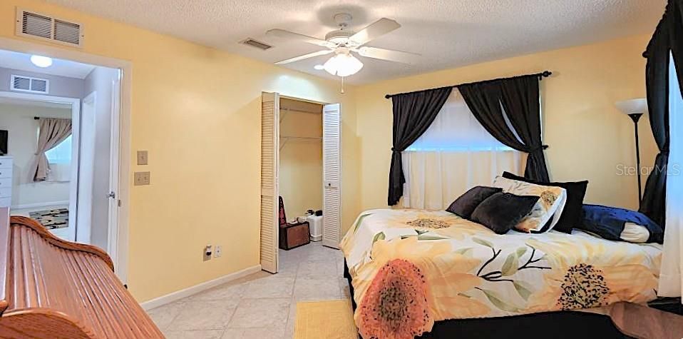 Active With Contract: $255,000 (2 beds, 2 baths, 1748 Square Feet)