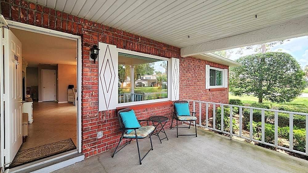 Active With Contract: $255,000 (2 beds, 2 baths, 1748 Square Feet)