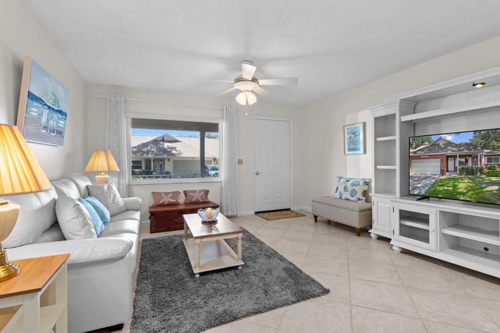 Active With Contract: $255,000 (2 beds, 2 baths, 1748 Square Feet)