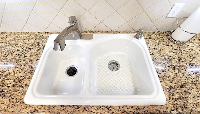 Active With Contract: $255,000 (2 beds, 2 baths, 1748 Square Feet)