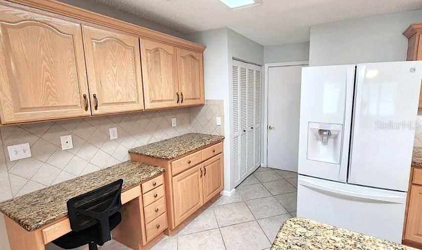 Active With Contract: $255,000 (2 beds, 2 baths, 1748 Square Feet)