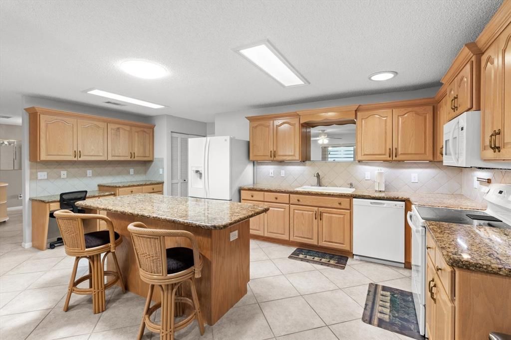 Active With Contract: $255,000 (2 beds, 2 baths, 1748 Square Feet)