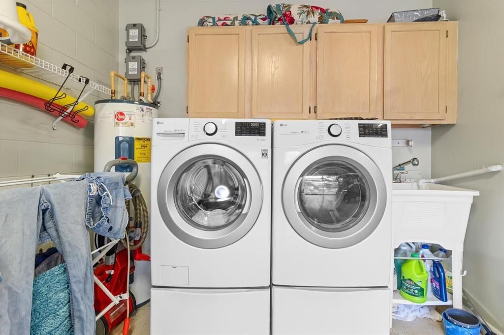 Active With Contract: $255,000 (2 beds, 2 baths, 1748 Square Feet)