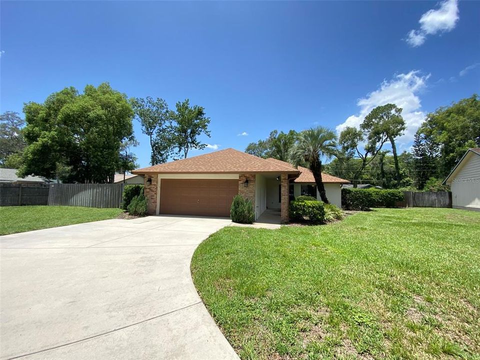 Recently Rented: $2,450 (3 beds, 2 baths, 1594 Square Feet)