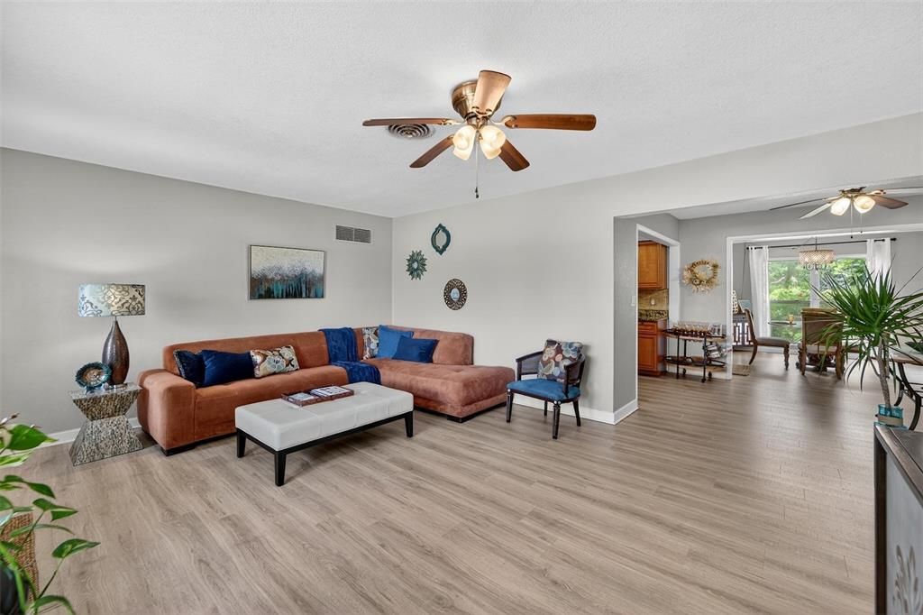 Activo con contrato: $477,400 (3 camas, 2 baños, 1592 Pies cuadrados)