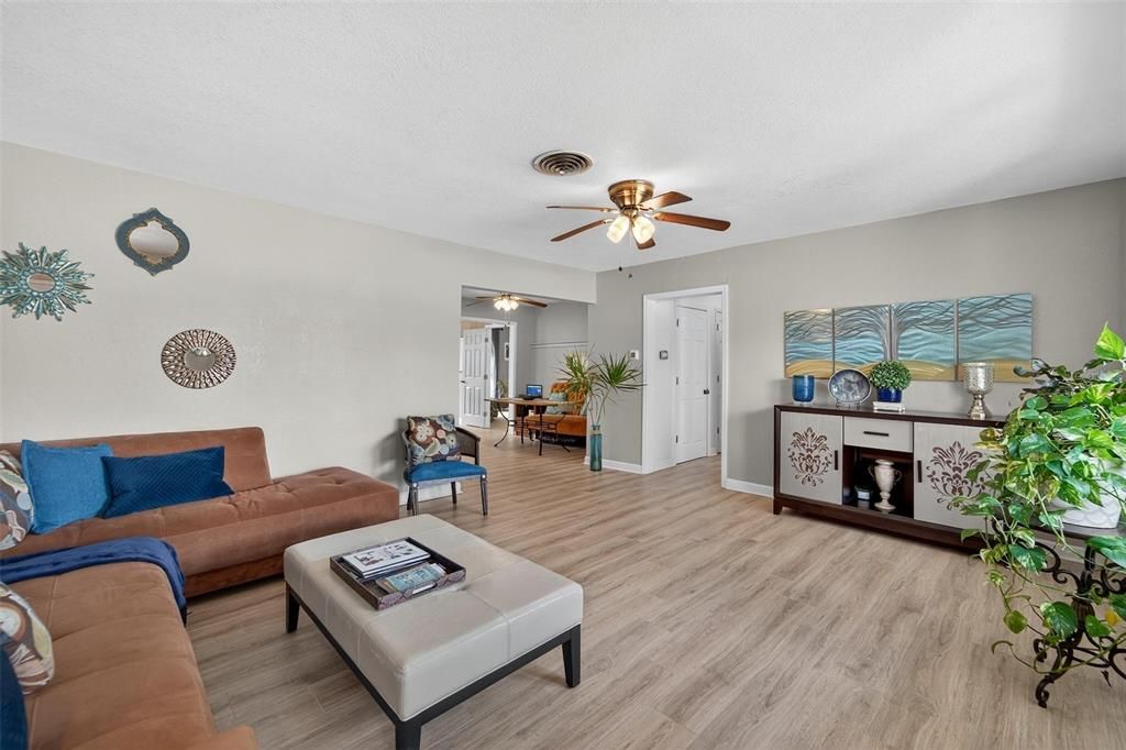 Activo con contrato: $477,400 (3 camas, 2 baños, 1592 Pies cuadrados)