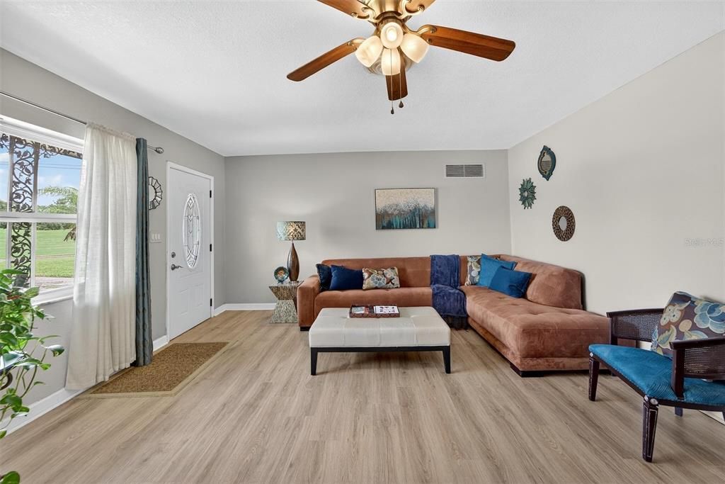 Activo con contrato: $477,400 (3 camas, 2 baños, 1592 Pies cuadrados)