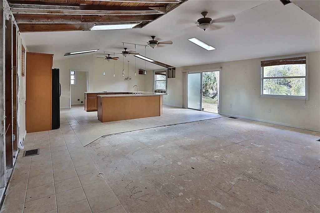 待售: $399,000 (3 贝兹, 3 浴室, 2017 平方英尺)