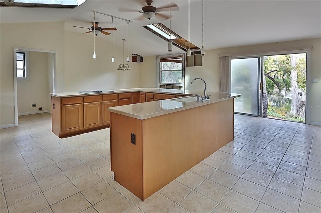 待售: $399,000 (3 贝兹, 3 浴室, 2017 平方英尺)