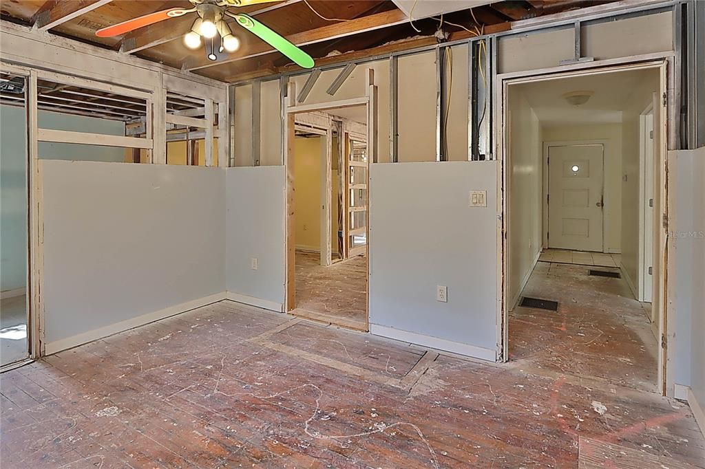 待售: $399,000 (3 贝兹, 3 浴室, 2017 平方英尺)