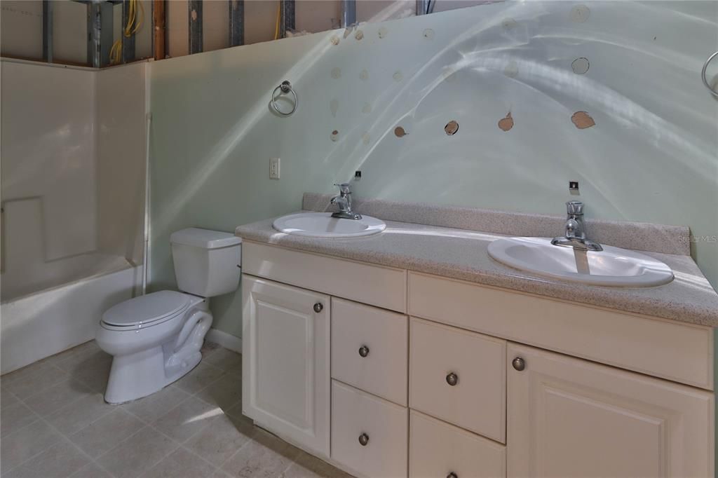 待售: $399,000 (3 贝兹, 3 浴室, 2017 平方英尺)