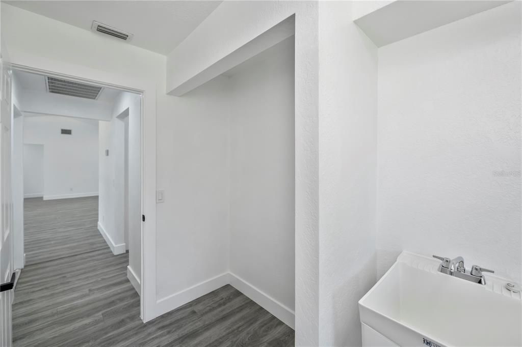 En Venta: $419,000 (4 camas, 2 baños, 2182 Pies cuadrados)