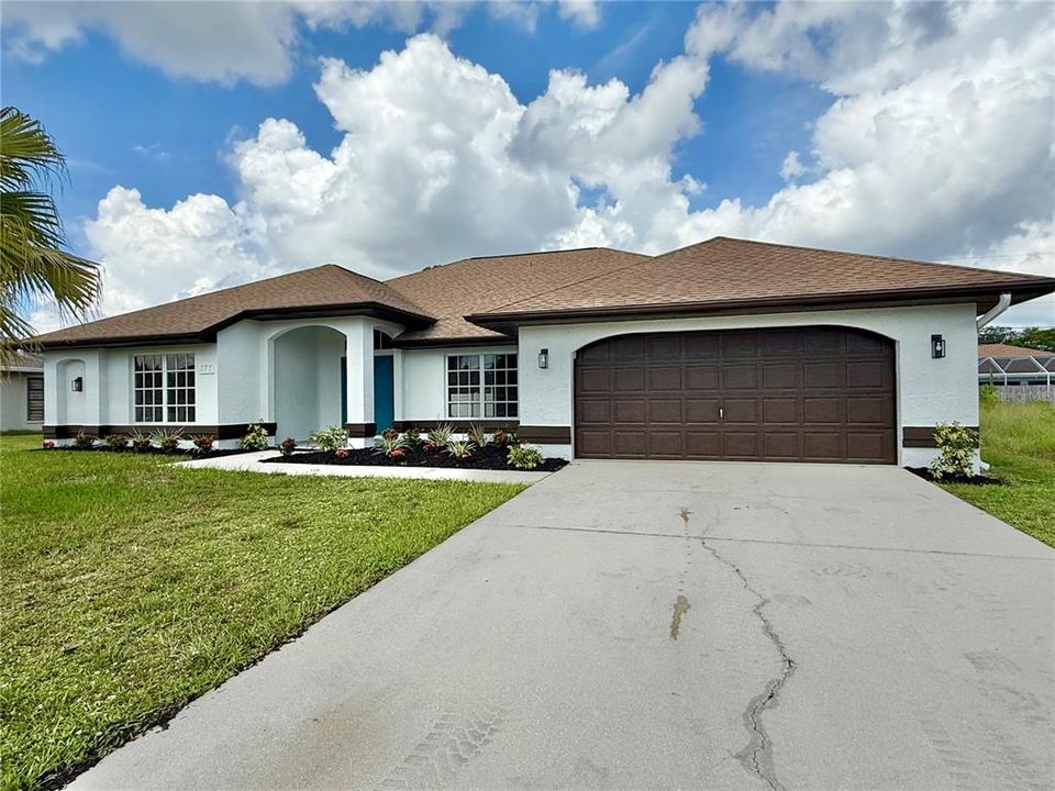 En Venta: $419,000 (4 camas, 2 baños, 2182 Pies cuadrados)