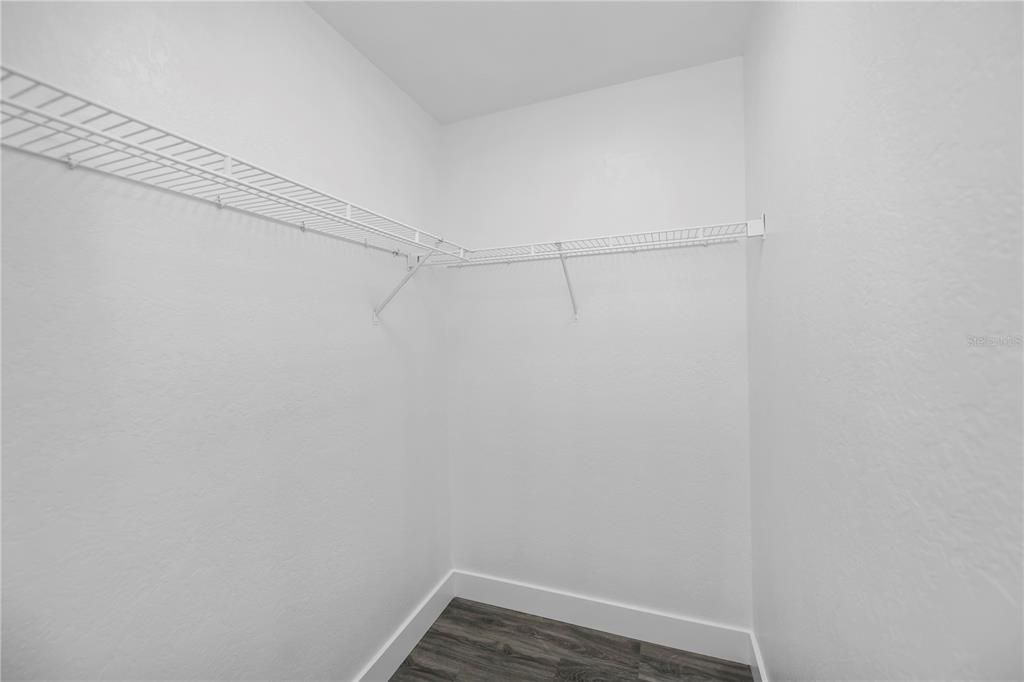 En Venta: $419,000 (4 camas, 2 baños, 2182 Pies cuadrados)