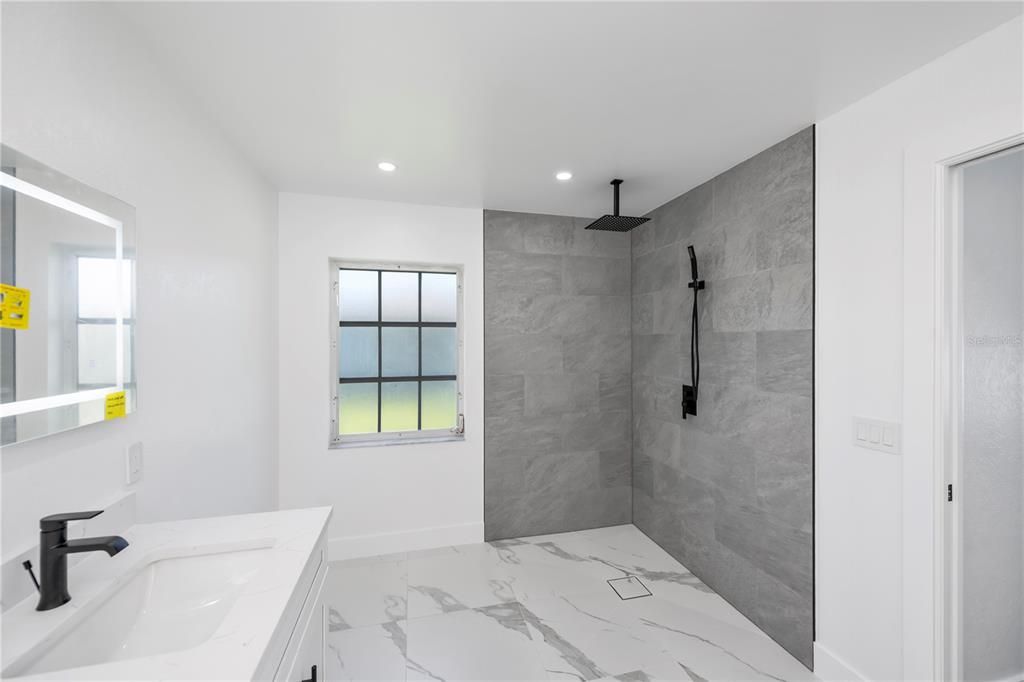 En Venta: $419,000 (4 camas, 2 baños, 2182 Pies cuadrados)