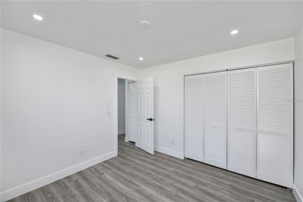 En Venta: $419,000 (4 camas, 2 baños, 2182 Pies cuadrados)