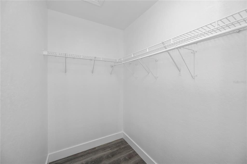 En Venta: $419,000 (4 camas, 2 baños, 2182 Pies cuadrados)