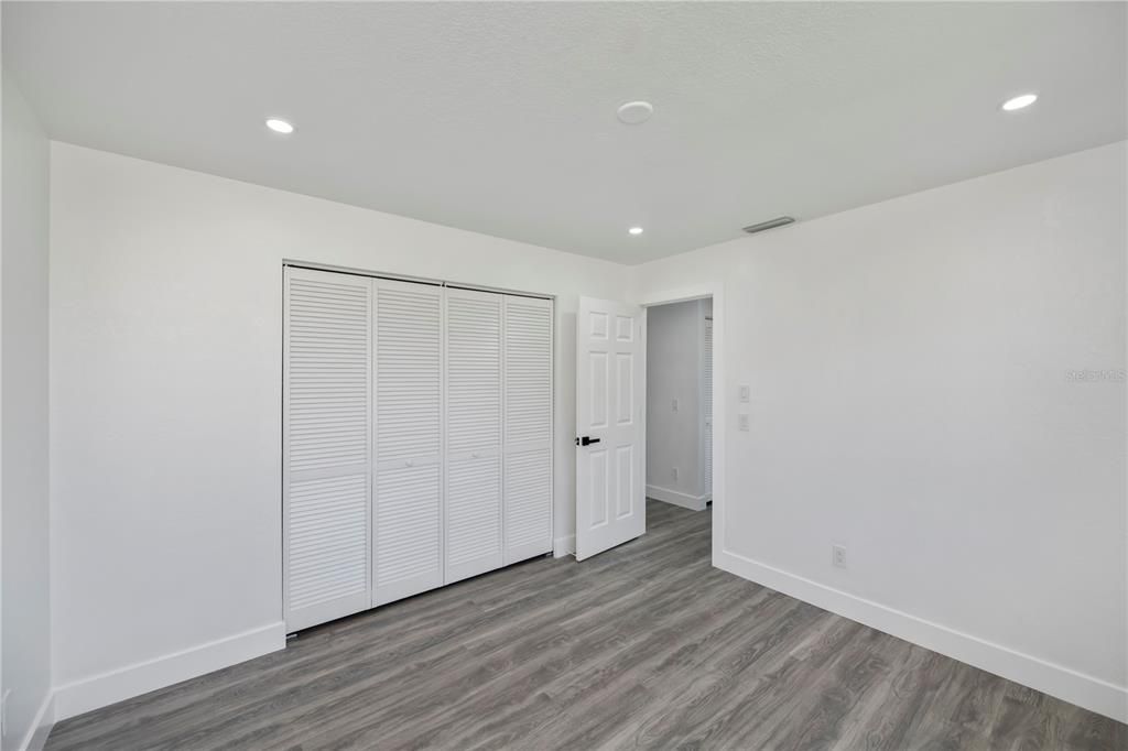 En Venta: $419,000 (4 camas, 2 baños, 2182 Pies cuadrados)