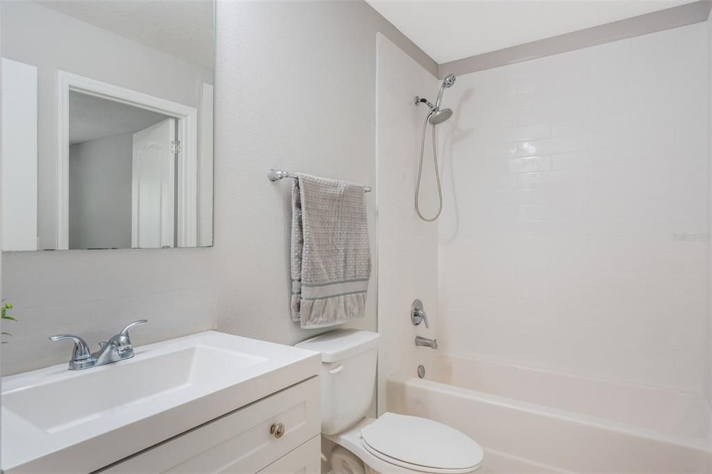 На продажу: $570,000 (6 спален, 4 ванн, 3908 Квадратных фут)