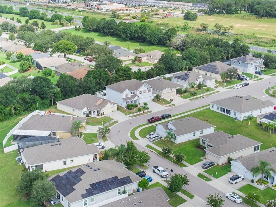 На продажу: $570,000 (6 спален, 4 ванн, 3908 Квадратных фут)