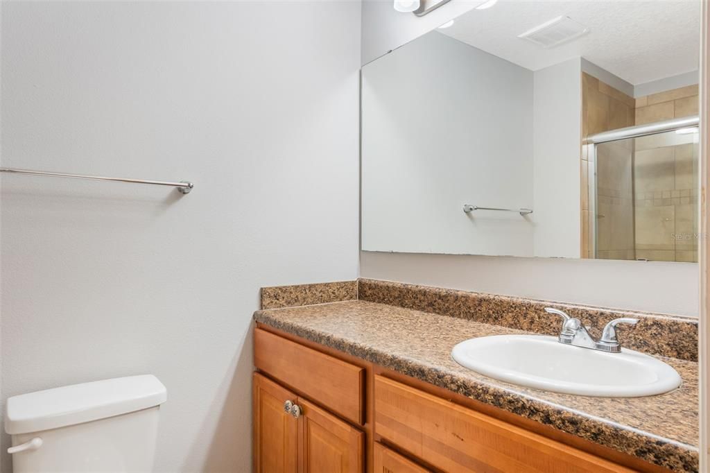 На продажу: $570,000 (6 спален, 4 ванн, 3908 Квадратных фут)