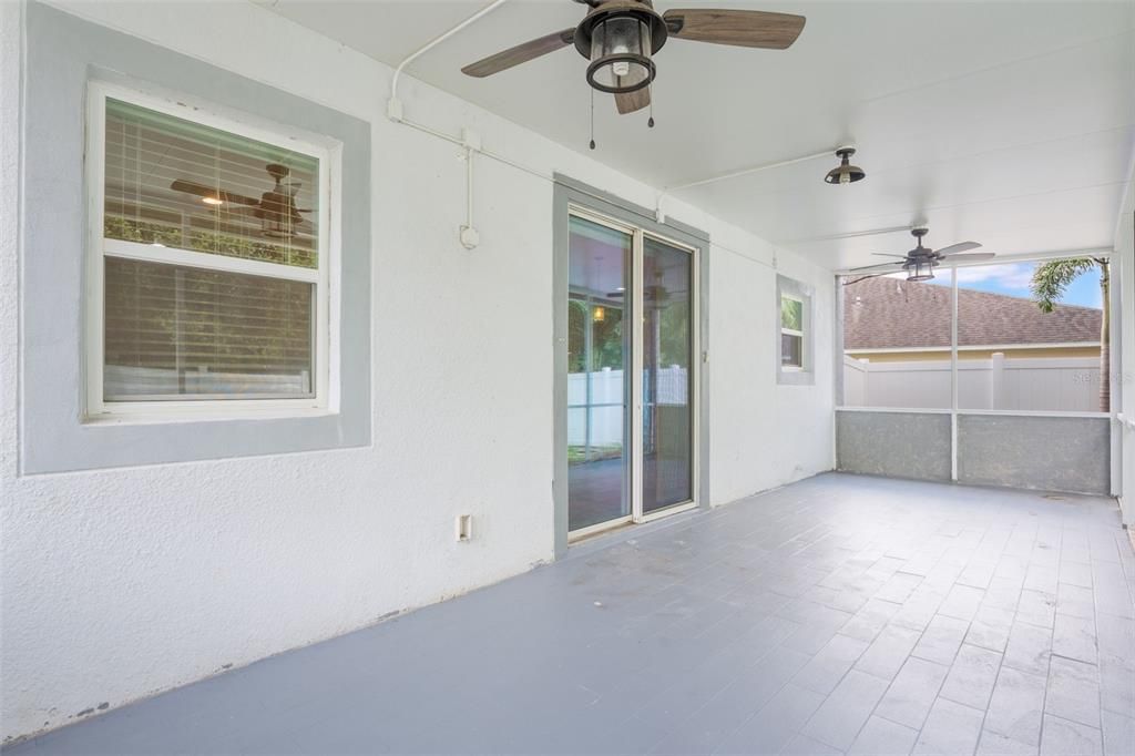 На продажу: $570,000 (6 спален, 4 ванн, 3908 Квадратных фут)