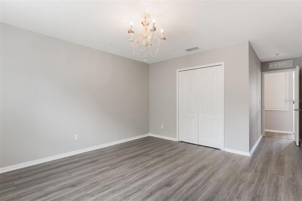 На продажу: $570,000 (6 спален, 4 ванн, 3908 Квадратных фут)