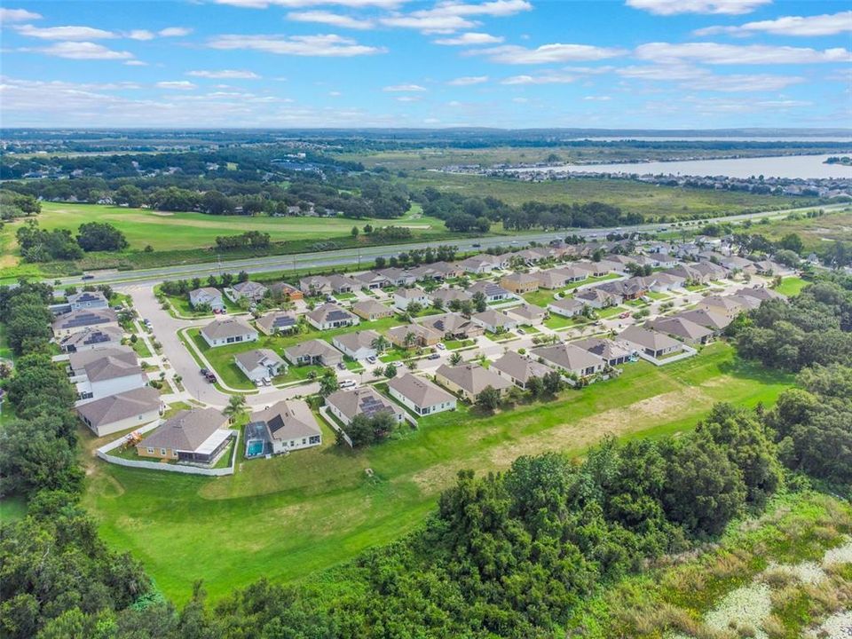 На продажу: $570,000 (6 спален, 4 ванн, 3908 Квадратных фут)