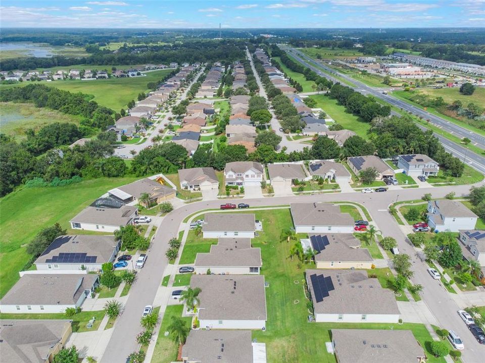 На продажу: $570,000 (6 спален, 4 ванн, 3908 Квадратных фут)