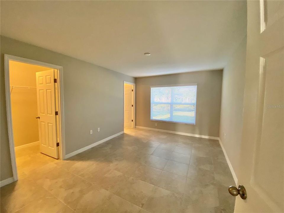 En Venta: $585,000 (6 camas, 0 baños, 2430 Pies cuadrados)